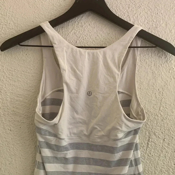 Lululemon Cream Gray Striped Yoga Tank Top Size 4 - Picture 8 of 9